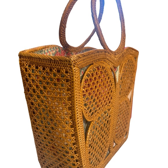 Handmade Bali Butterfly Rattan Tote Bag | Large Woven Wicker & Batik Lining - Picture 3 of 11